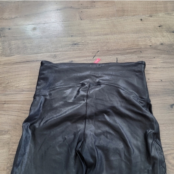 Spanx Quilted Moto Leggings Size medium - Picture 7 of 9